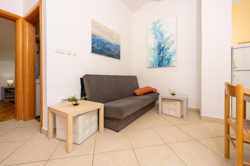 Apartments Petak - image 6