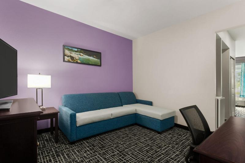King Studio Suite - Non-Smoking image 2