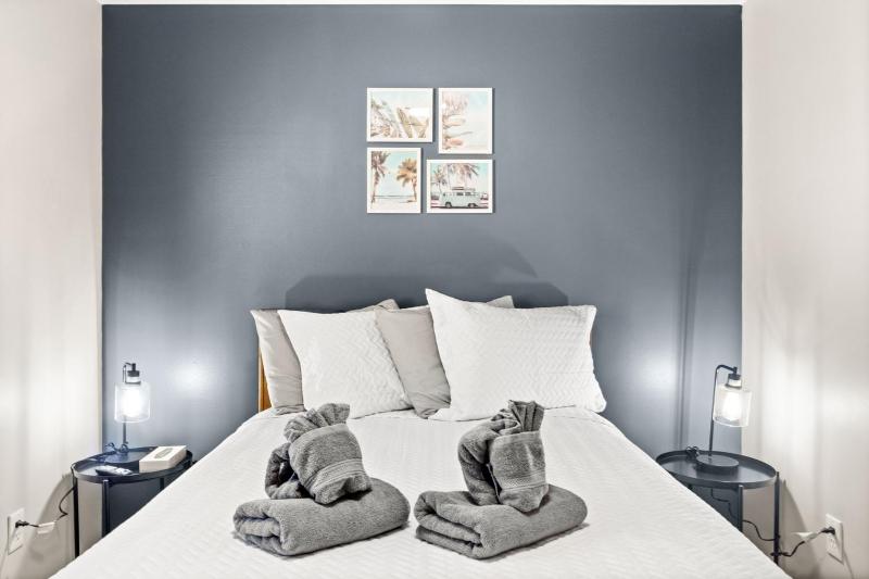 Dry Dock Inn - image 26