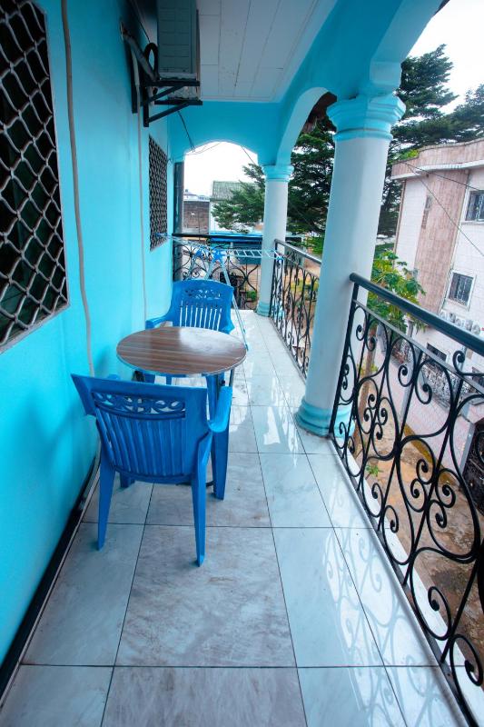Appartement Meublé Bonamoussadi Douala - image 8
