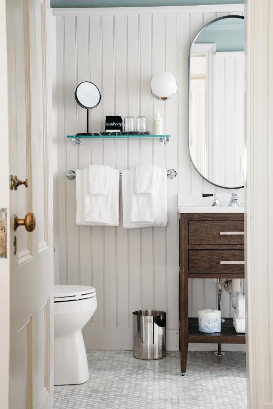 Superior King Room image 3