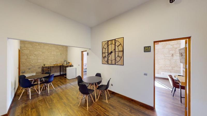 Triana Rooms EH - image 11
