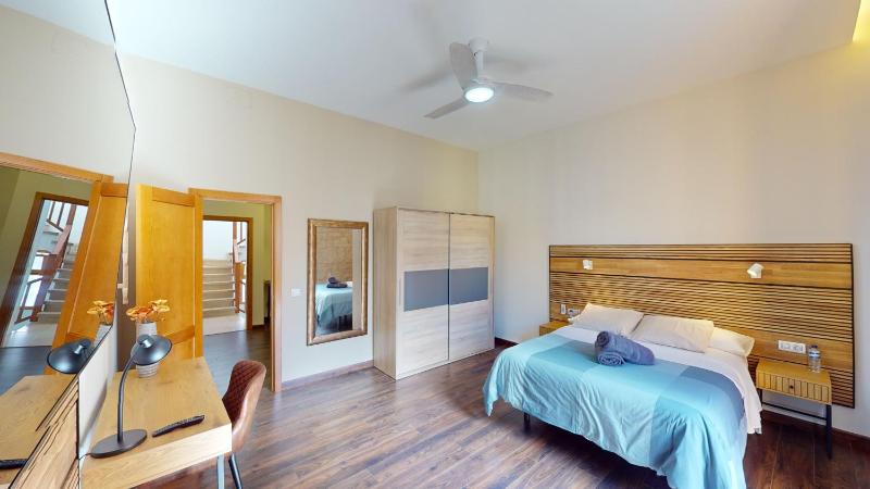 Triana Rooms EH - image 35