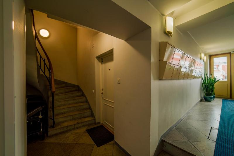 Studio Apartment image 2