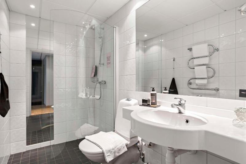 Standard Single Room image 4