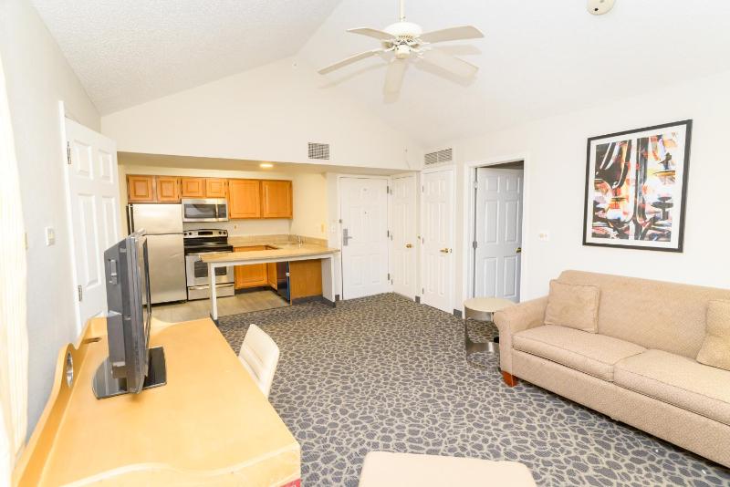 Queen Room - Disability Access image 3