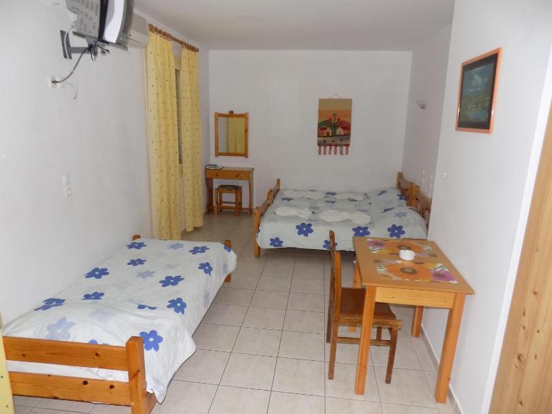 Studio Apartment image 3