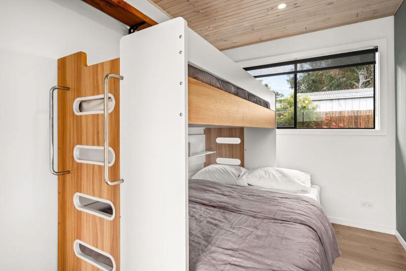 Island Breeze Beach House - image 7