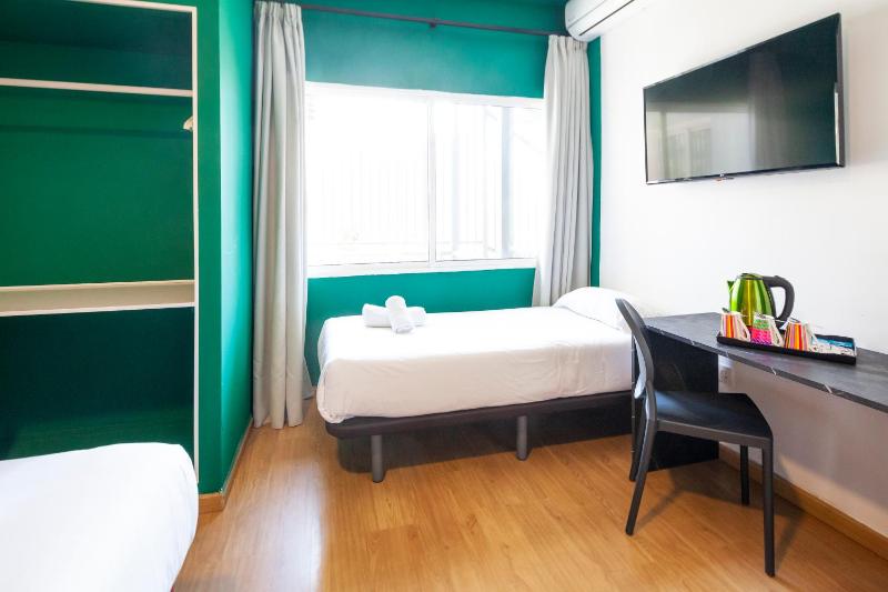 Budget Triple Room image 4