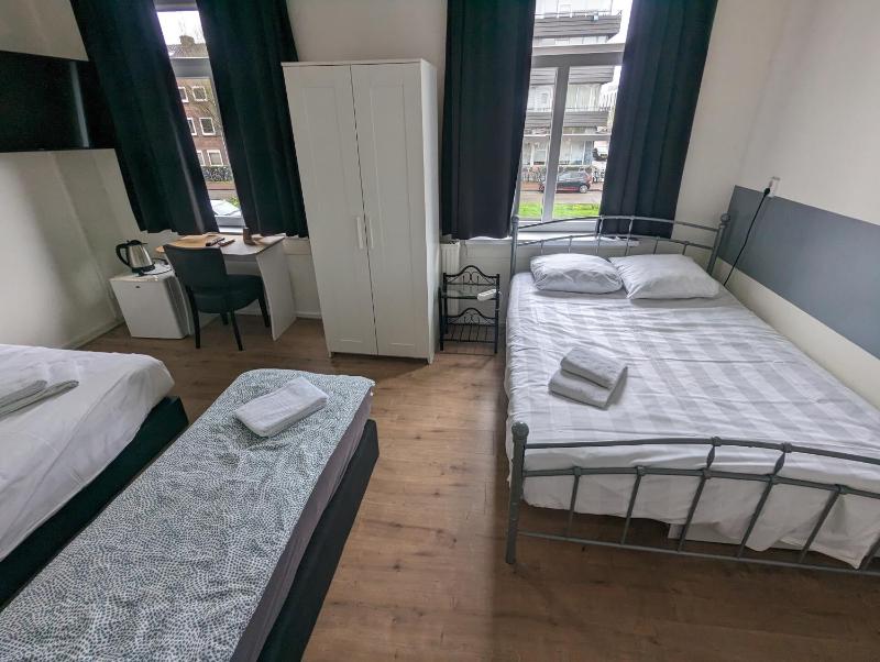 Quadruple Room with Private Bathroom image 4