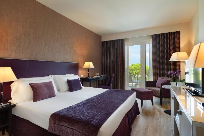 Superior Double Room image 1