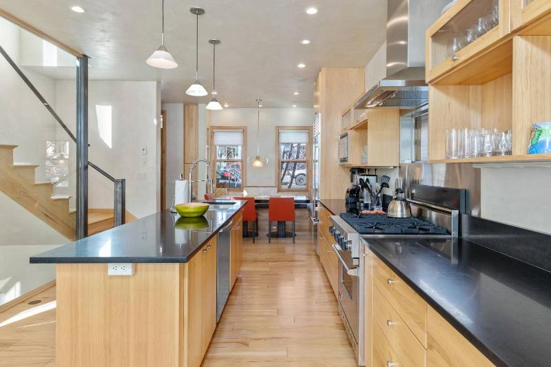 West Pacific Ave 320 ~ Pacifico - image 9