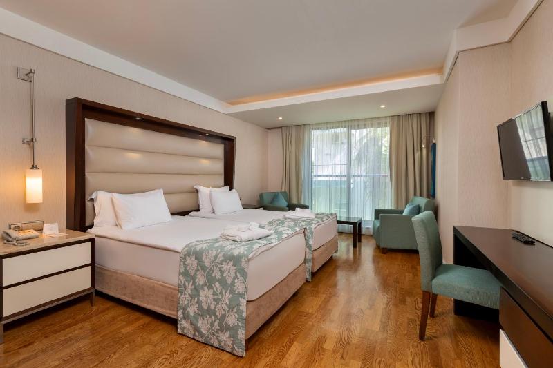 Economy Room image 2