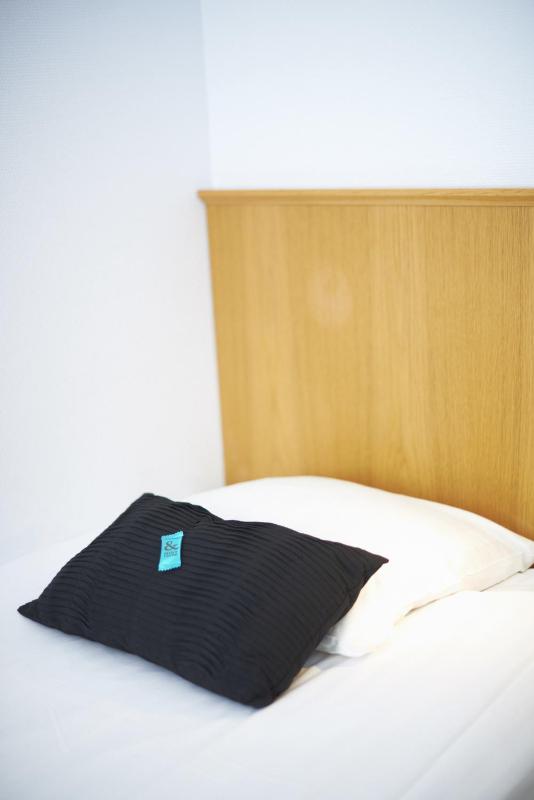 Twin Room image 3