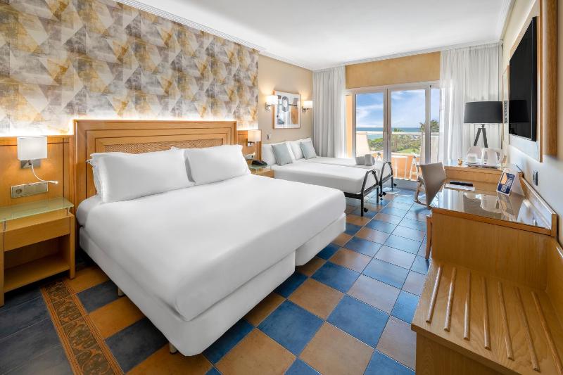 Double Room with Extra Bed with Sea View (3 Adults) image 4