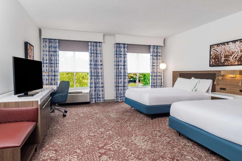 Queen Room with Two Queen Beds - Mobility Access image 1