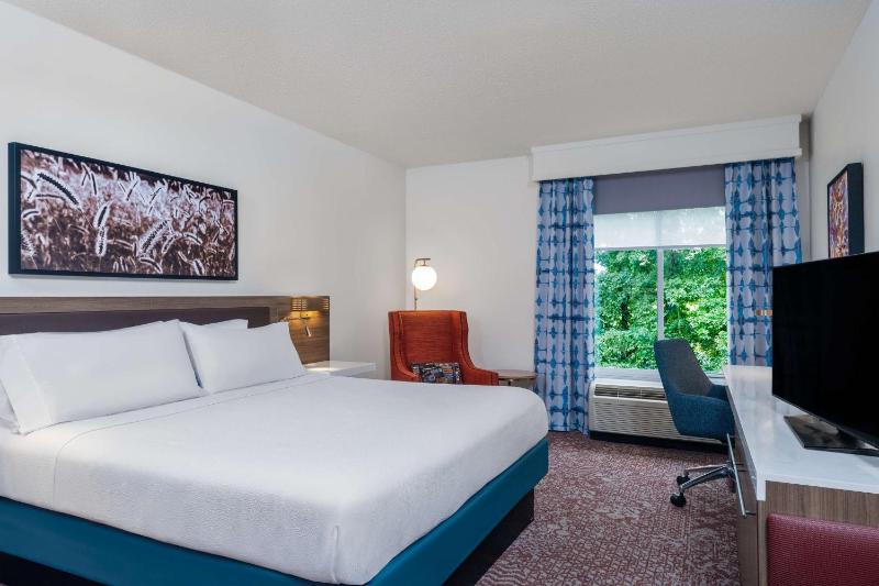 King Room image 3