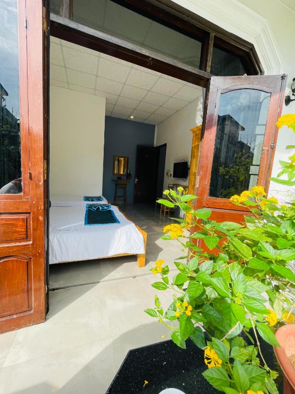 SHARK HOSTEL - image 12
