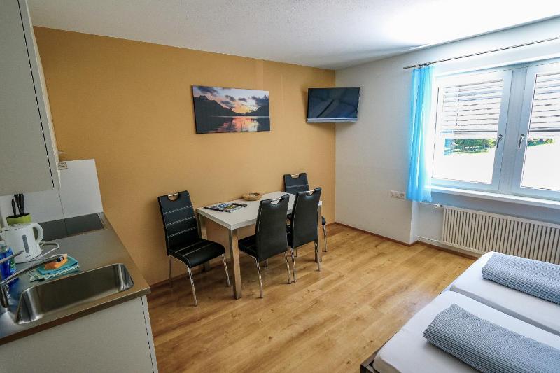 Family Room image 4
