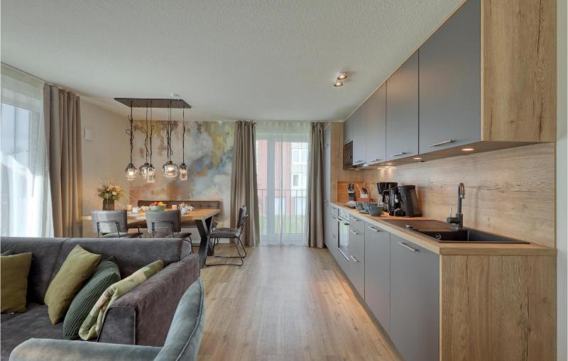 Lovely Apartment In Nordstrand With Wifi - image 10