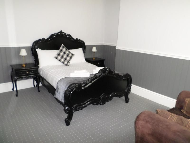 Double Room image 3