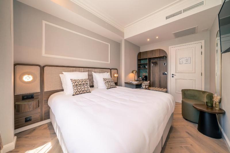 Comfort Room Front image 4