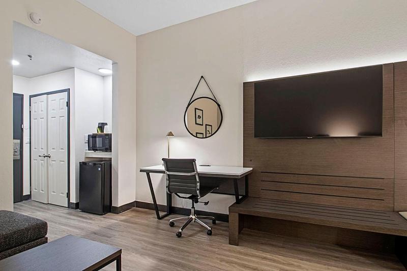Business King Room - Non-Smoking image 2