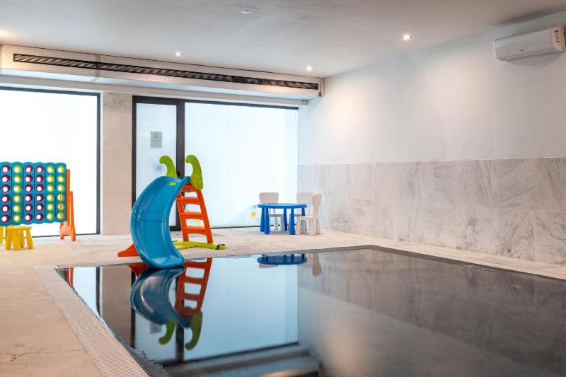 Family Room with Balcony (2 Adults + 2 Children up to 10 years old) image 3