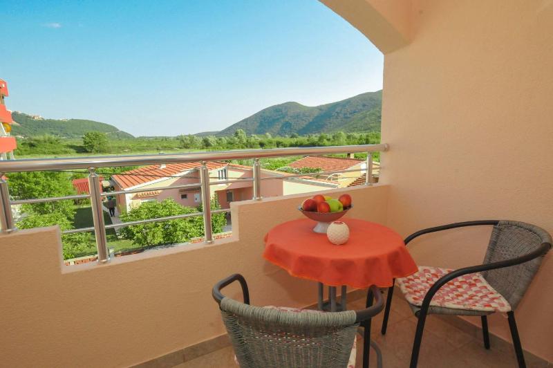 Double Room with Balcony image 2