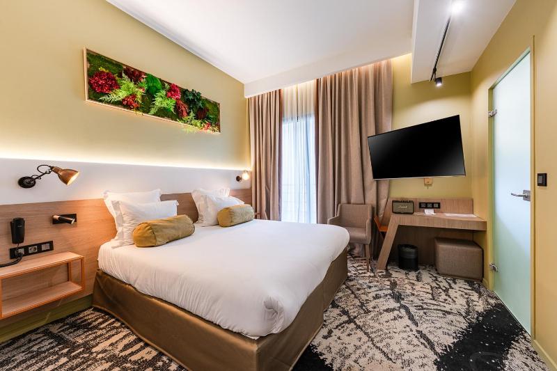 Double or Twin Room with Shower image 4