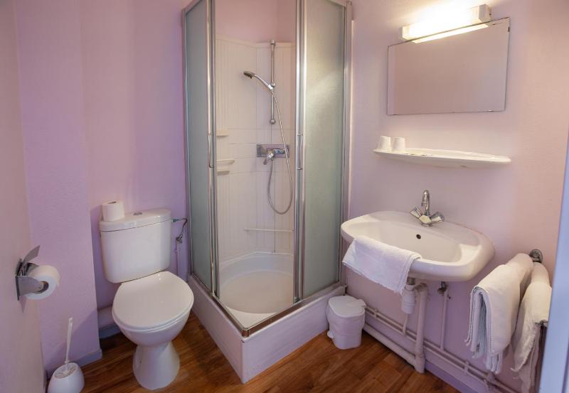Double Room image 3