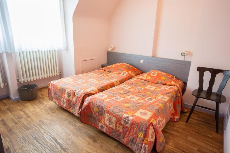 Twin Room image 1