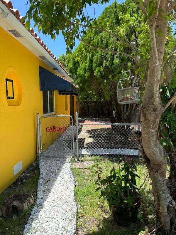 Stylish StudioBrickellLittle Havana-ItalianPlaza - image 8