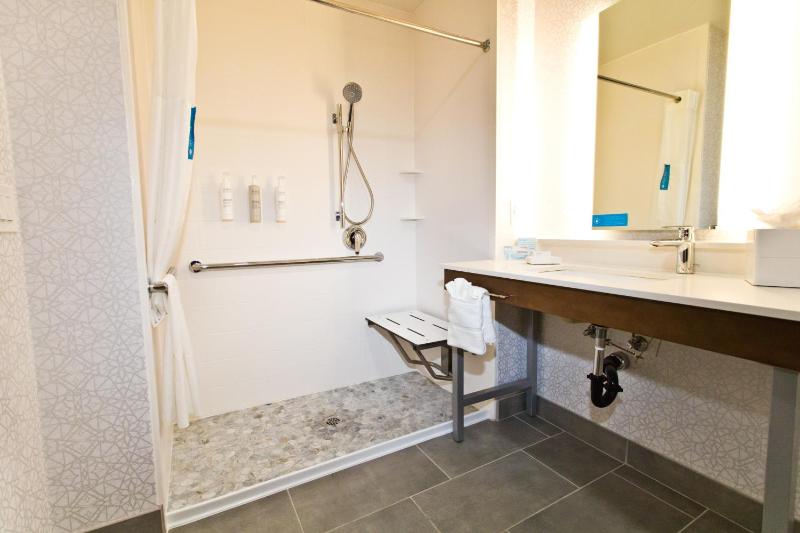 King Room - Hearing Access/Non-Smoking image 3