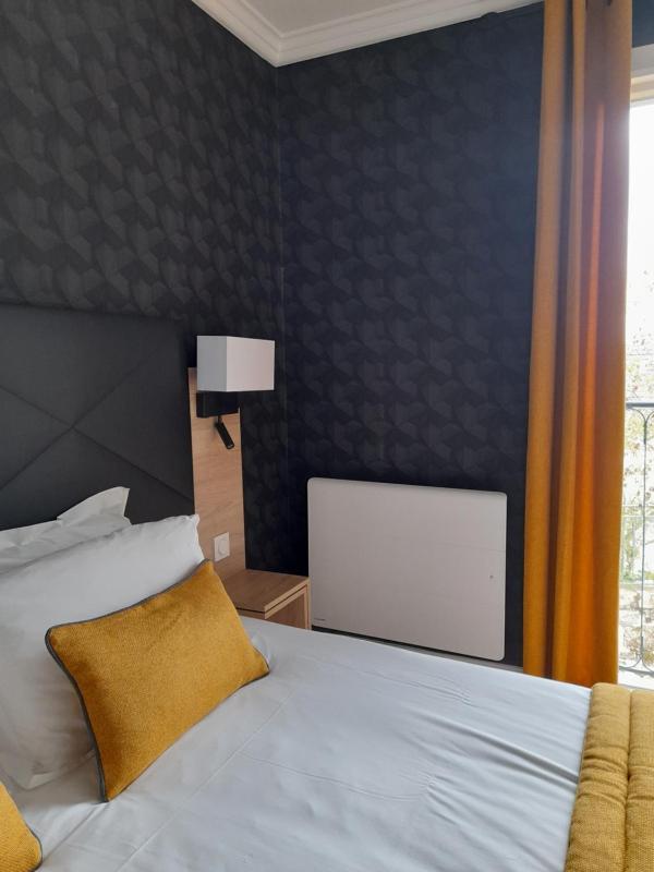 Double Room image 1