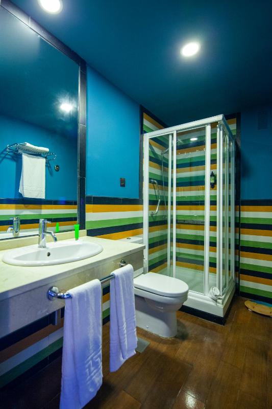 Double/Twin Room image 3