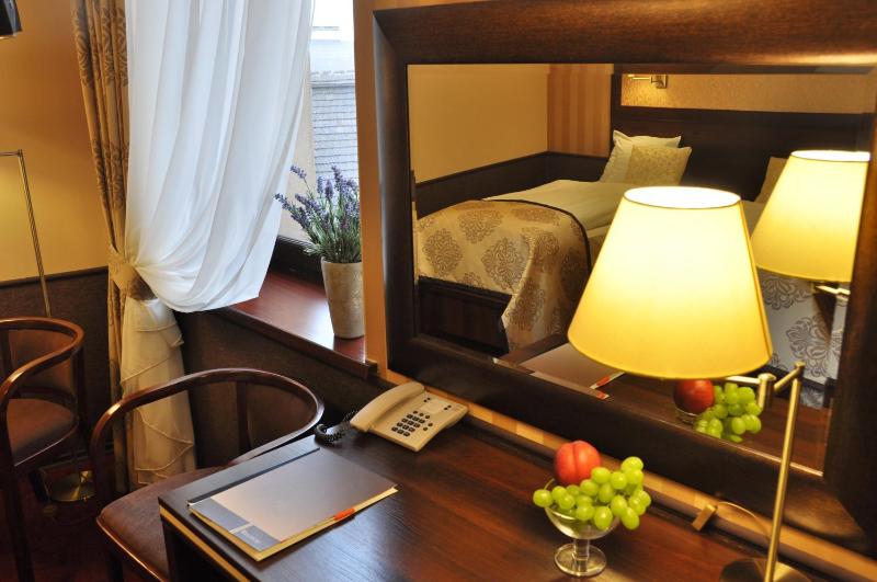 Superior Double or Twin Room image 4