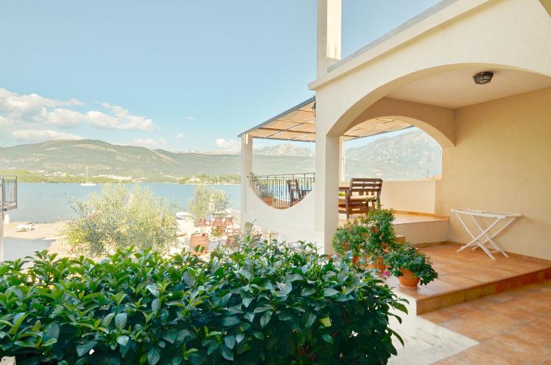 Apartment with Sea View image 3