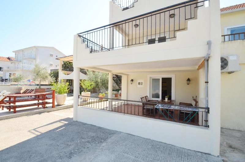 Apartment with Sea View image 3