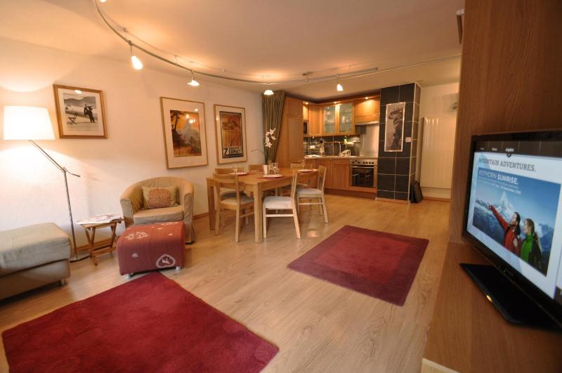 One-Bedroom Apartment image 1