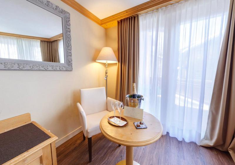 Deluxe Double Room image 4