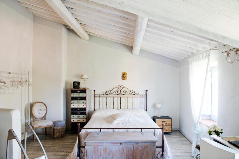 Deluxe Triple Room image 4