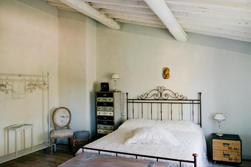 Deluxe Triple Room image 3