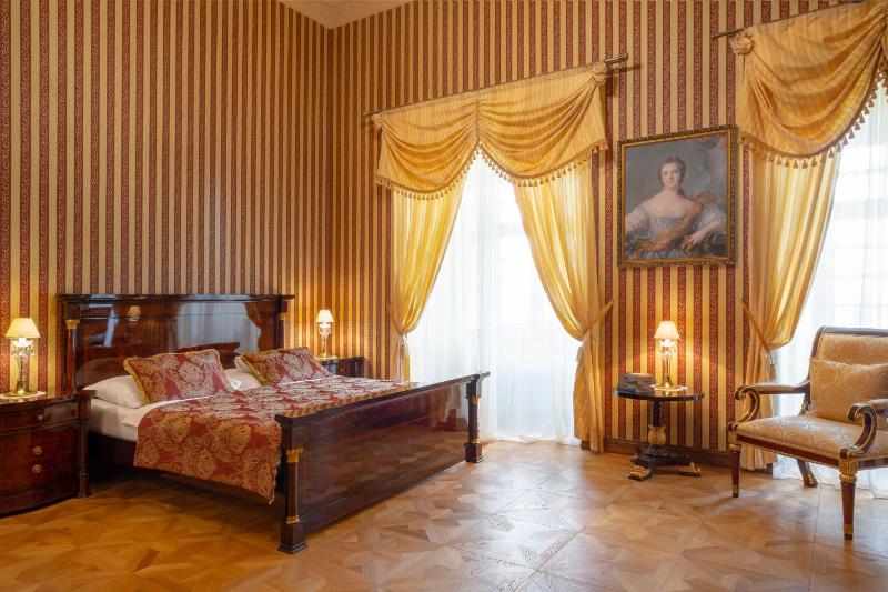 Deluxe Double Room image 4