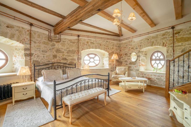 Maisonette image 1