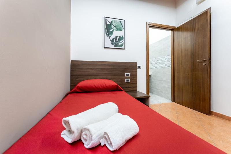 Quadruple Room image 4