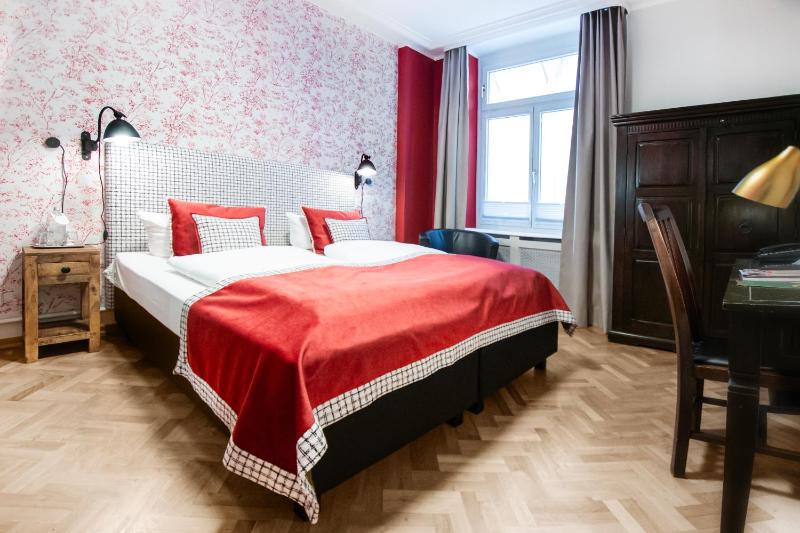 Standard Double Room image 1