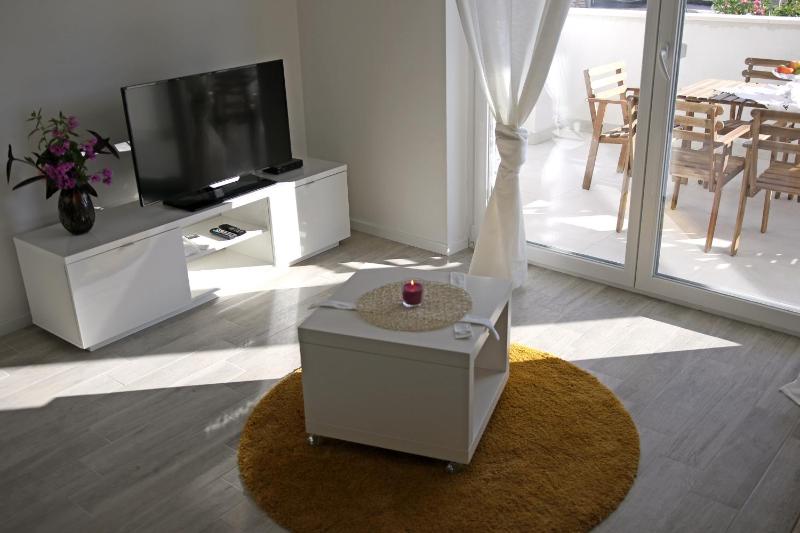 Apartment with Sea View image 2