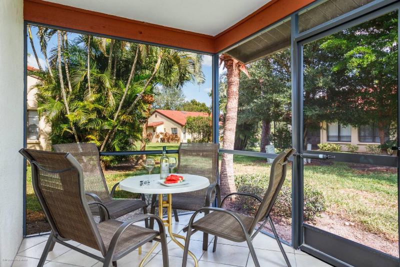 Yellow Pine Villa - image 1