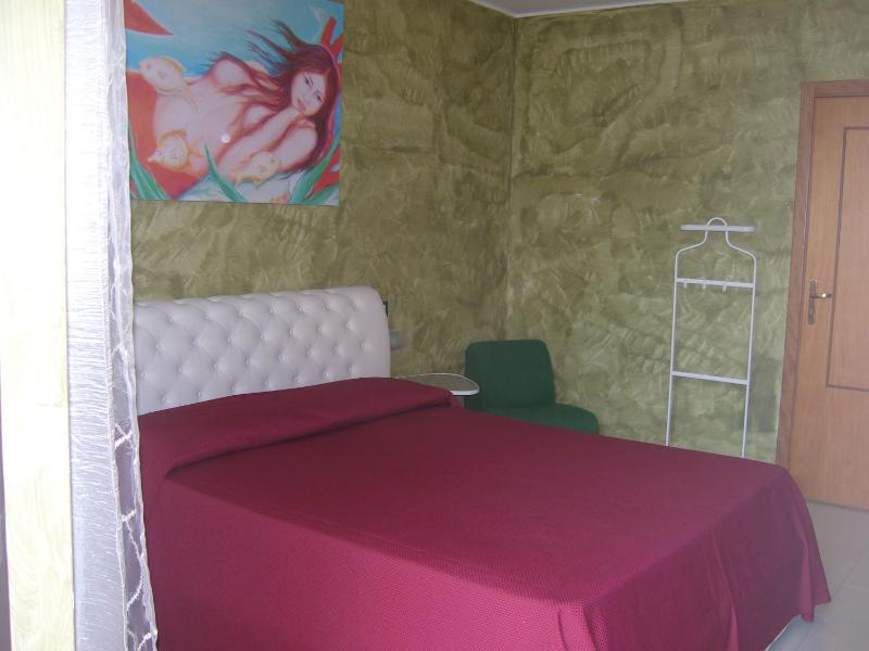 Double Room image 4